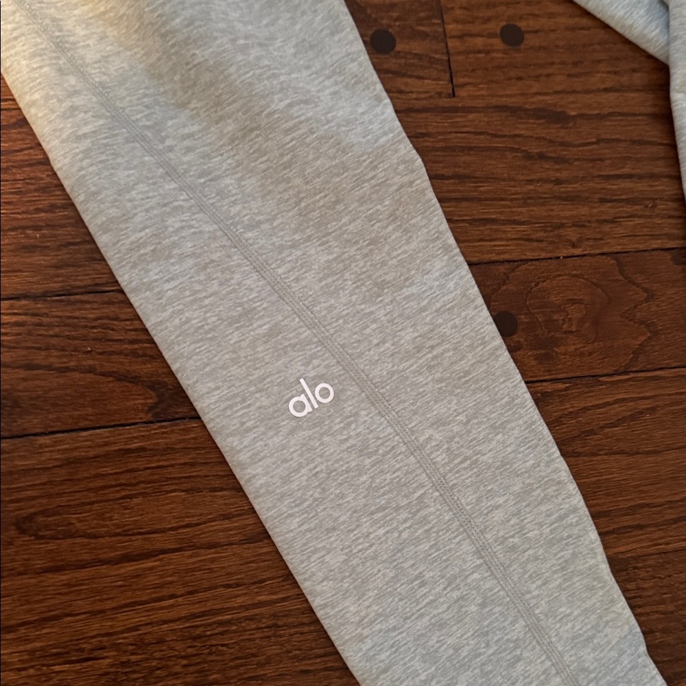 NWOT ALO Yoga Athletic Heather Grey Leggings never worn*